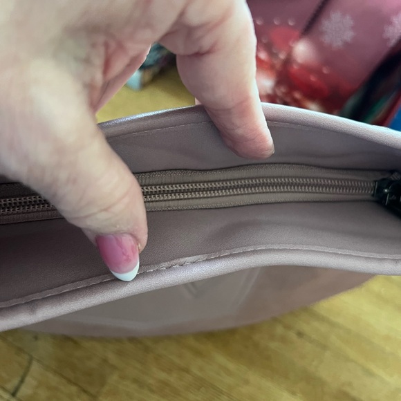 Wrangler Dusty Mauve Hobo Bag - Picture 5 of 13